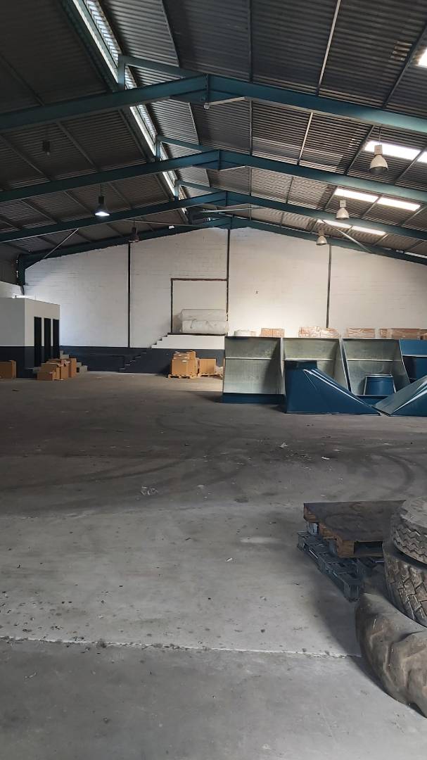 To Let commercial Property for Rent in Sidwell Eastern Cape